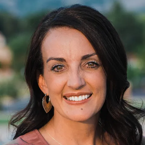 Mandi Turner