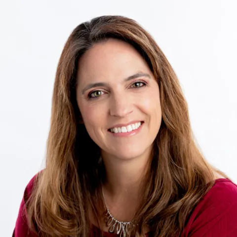 Tia Cross