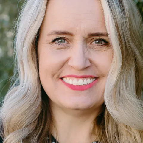 Melanie Theabold